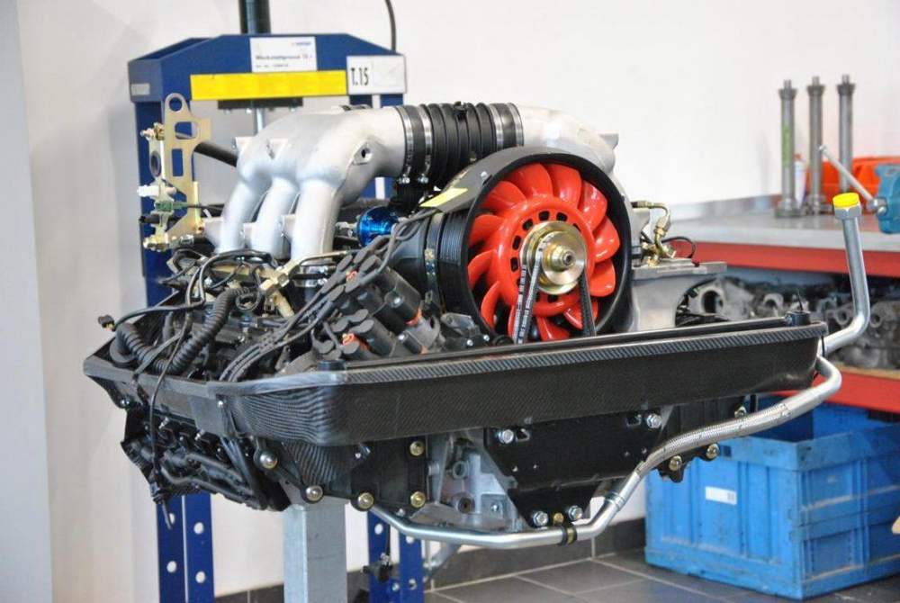 Motorbau 964 auf RS