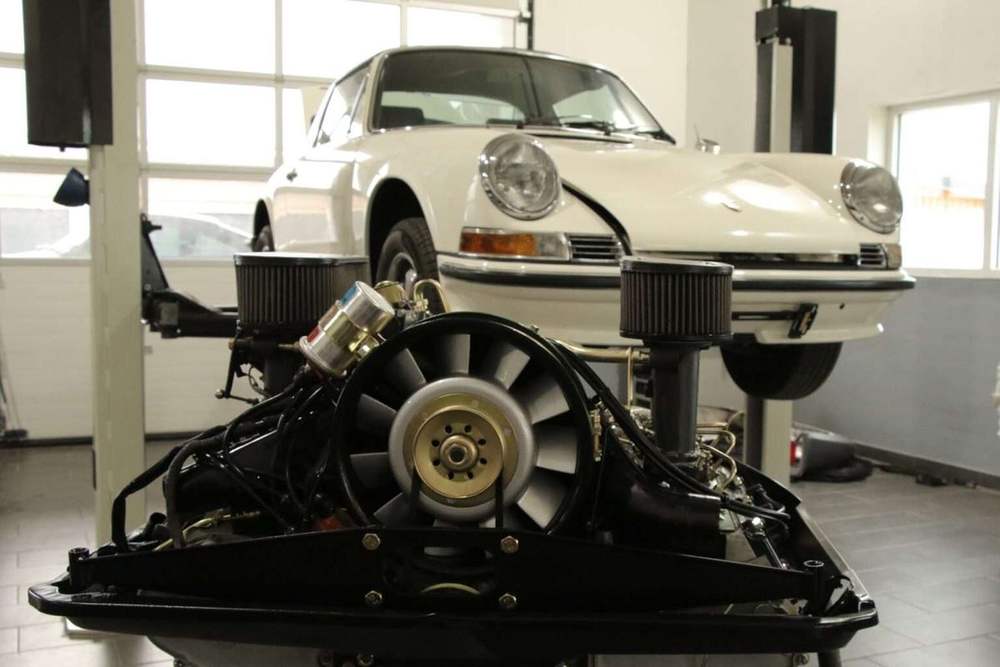 Motorrevision Porsche 911 2.2l E