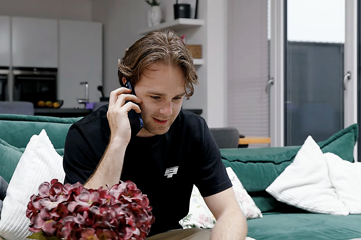 Kunde meldet sich telefonisch für den Hol- und Bringservice