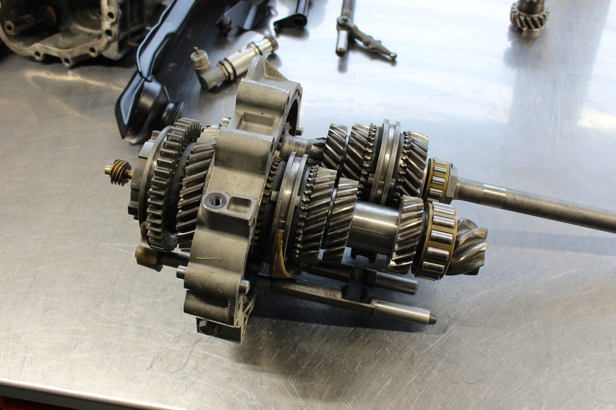 Radsatz mit Schaltmechanik eines Porsche 901 Getriebes