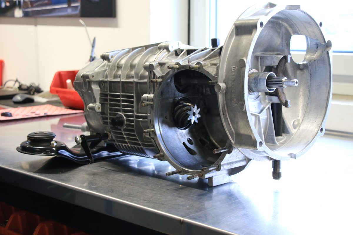 Fertig aufgebautes Porsche 915 Getriebe nach der Instandsetzung