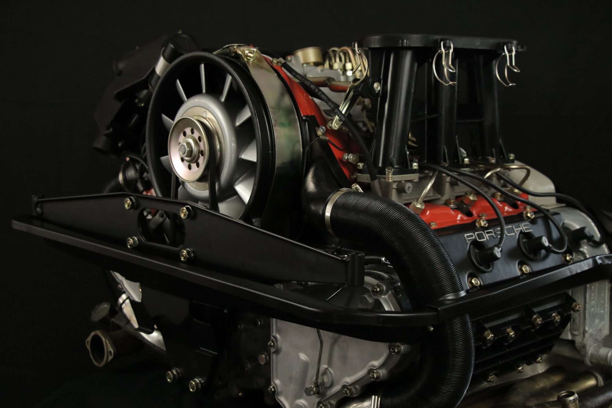 Klassischer Porsche 911 Motor mit individueller Leistungssteigerung – vom Vergaser bis zur mechanischen Einspritzpumpe